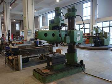 8441548762585329.jpg 搖臂鉆床.jpg